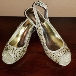 Bella Hanna Gold Slingback Heels Size 8.5